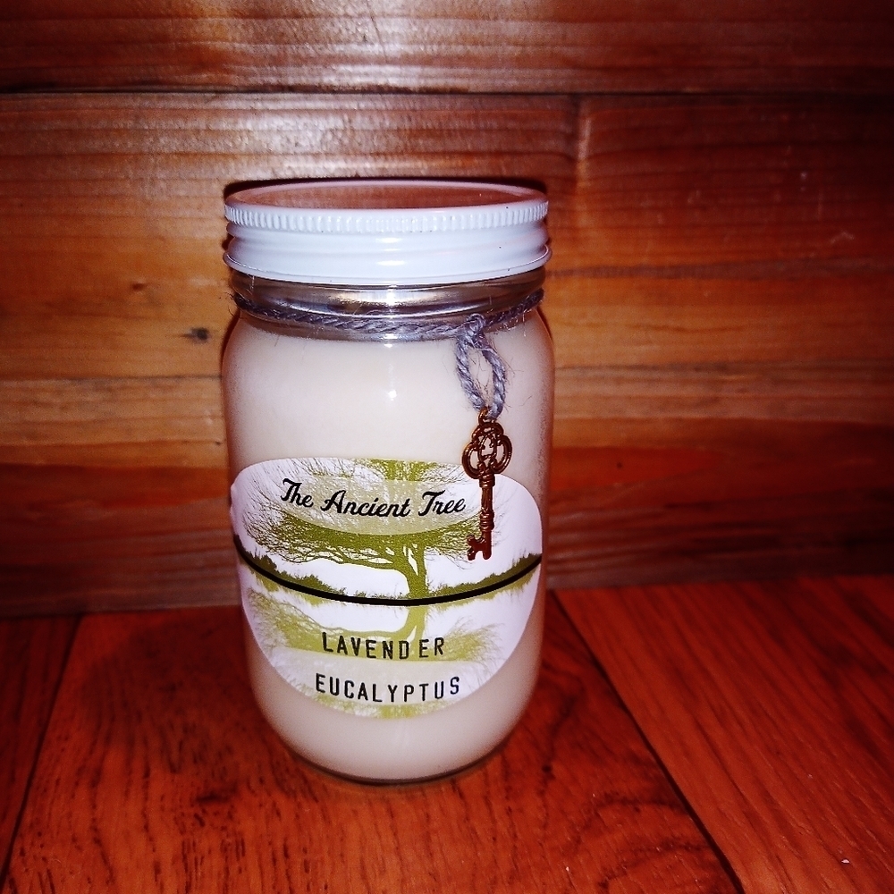 The Ancient Tree Candle, size 8oz , white